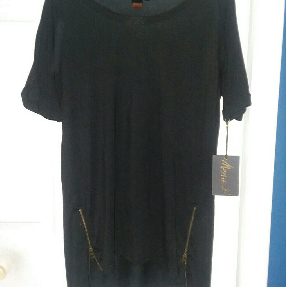 Mona b top